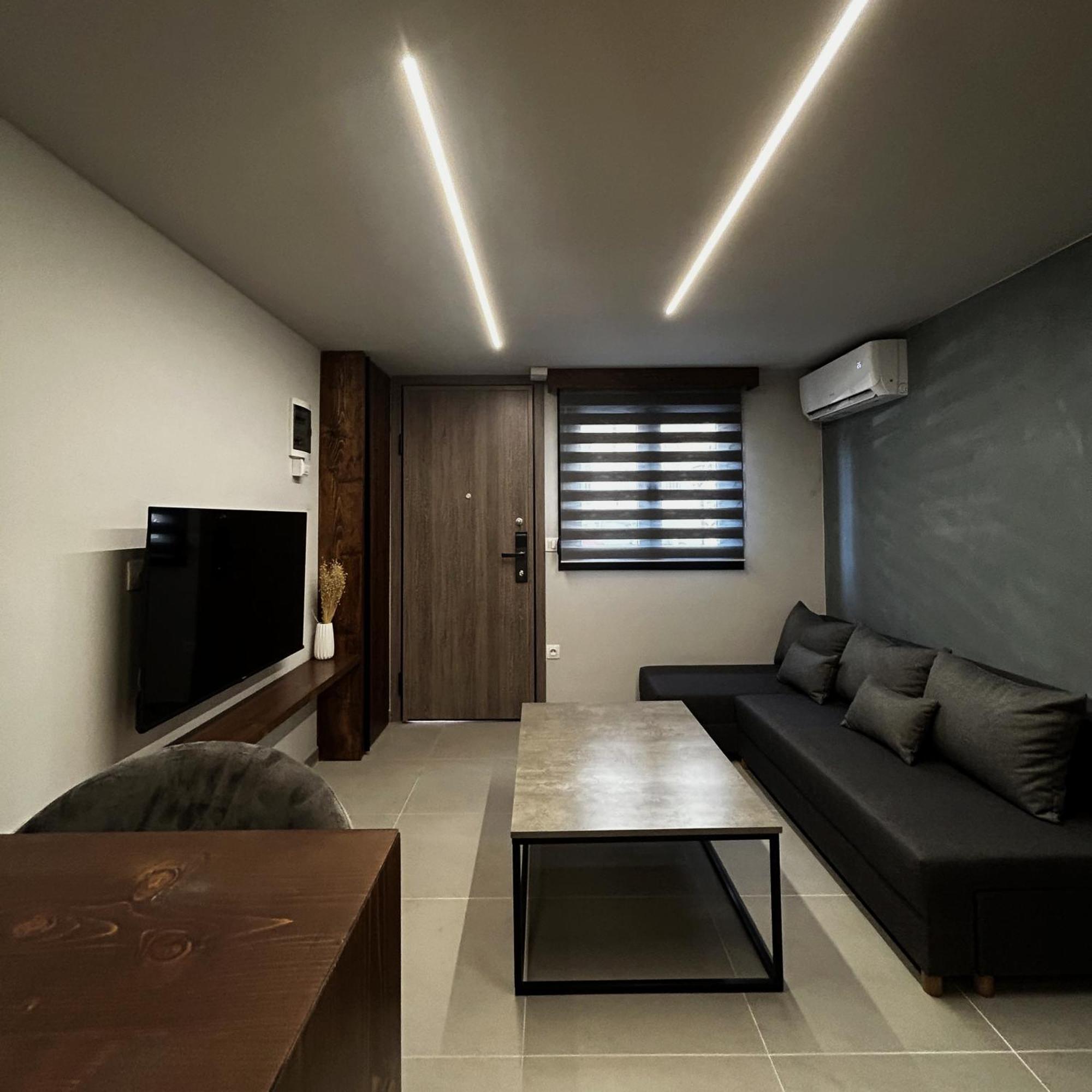 Redwood Suite, Wooden